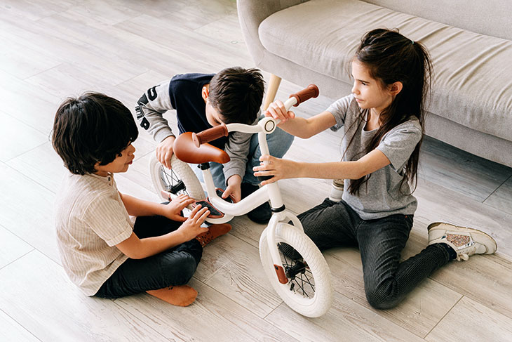 Assembling the balance bike. Foam tires. Funny Wheels